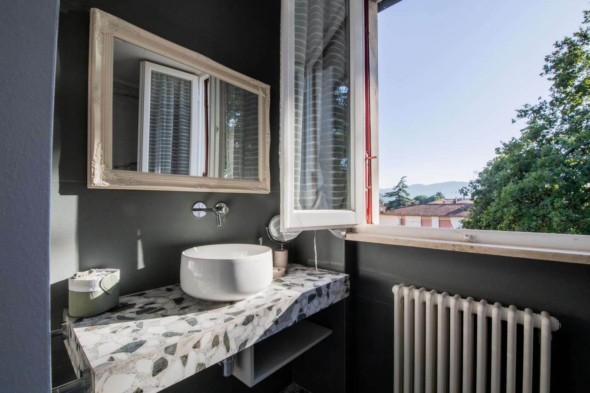 Domus Umberto - Guest House アレッツォ エクステリア 写真